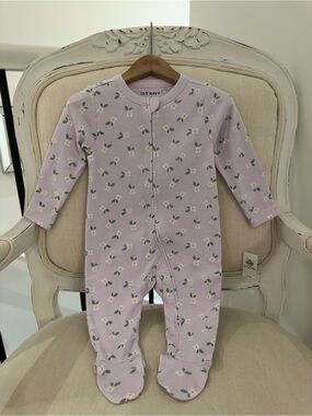 🦢 6~9 Mth 100% Cotton Old Navy Lavender Floral Footed One-Piece Baby Sleeper NWT